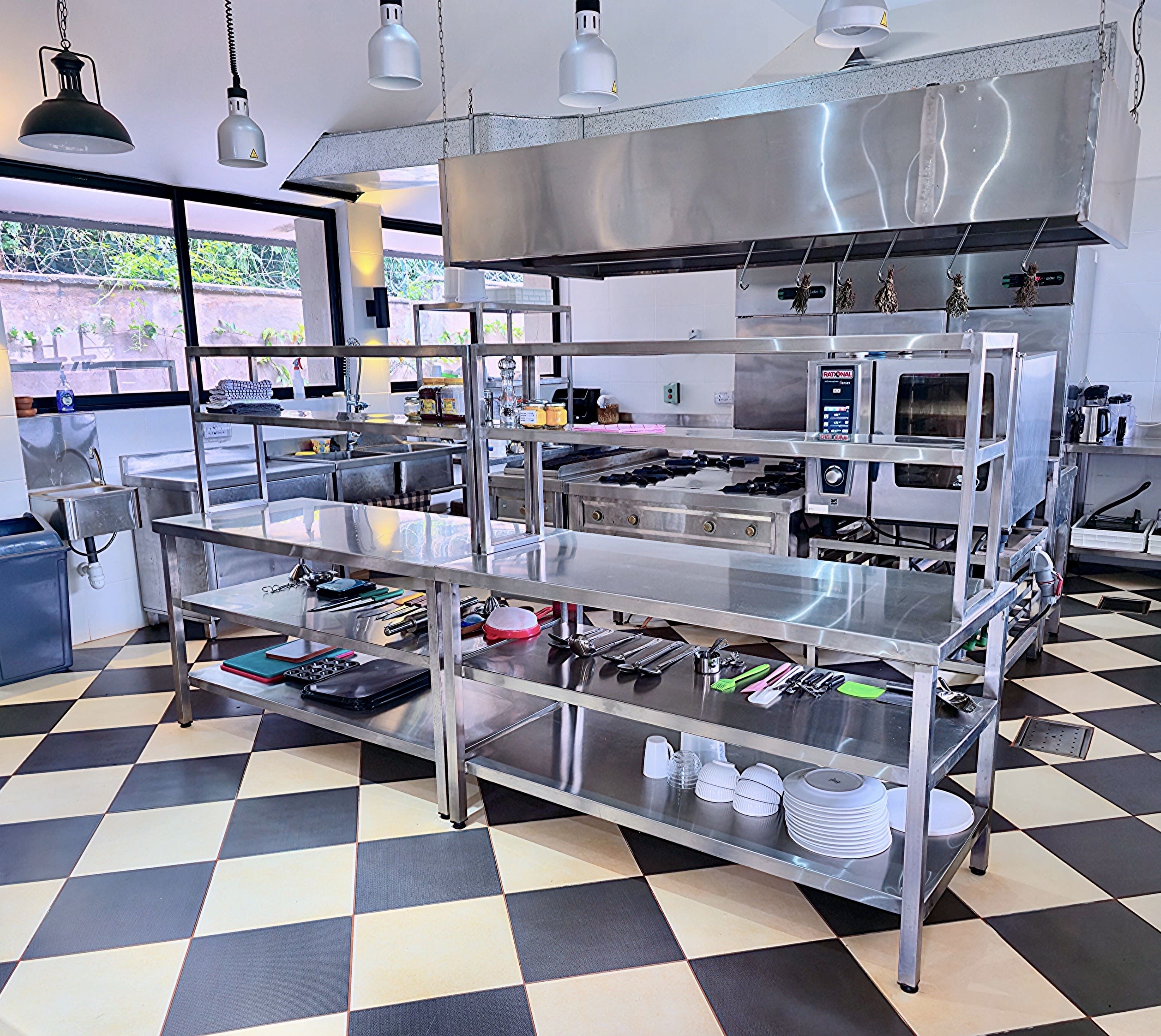 Worktop table with 2 underneath shelves and 2 overhead shelves